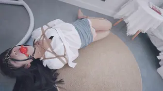 【丝米】《沦为狗奴的小叶》OL娇美男娘小叶，取外卖却遭遇入室捂晕！吊绑、马具口球羞辱！口水不止…下面被反复寸止蹂躏，驷马无情折磨，要沦为狗奴了哦，小叶却满眼的期待……
