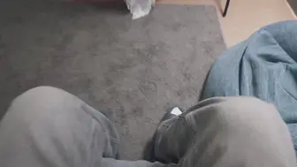 【丝米】《沦为狗奴的小叶5》男娘小叶躲衣柜里偷偷玩棒棒，主人通过开启小狗身上郊狼听到衣柜发出声音，随后跪地牵出