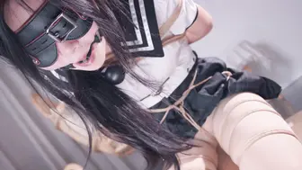 【悠米定拍】《调教M女友》被男友迷晕无情调教，假阳口塞爆插小嘴干呕流水+吊绑、跪吊、拉拽股绳+强制开腿器+口球+脚铐+AV棒刺激嫩xue