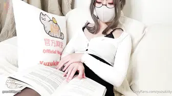 Yuzukitty OnlyFans 柚子老师的肉体安慰剂，黑丝嫩穴的学习奖励 要柚子老师辅导学习吗